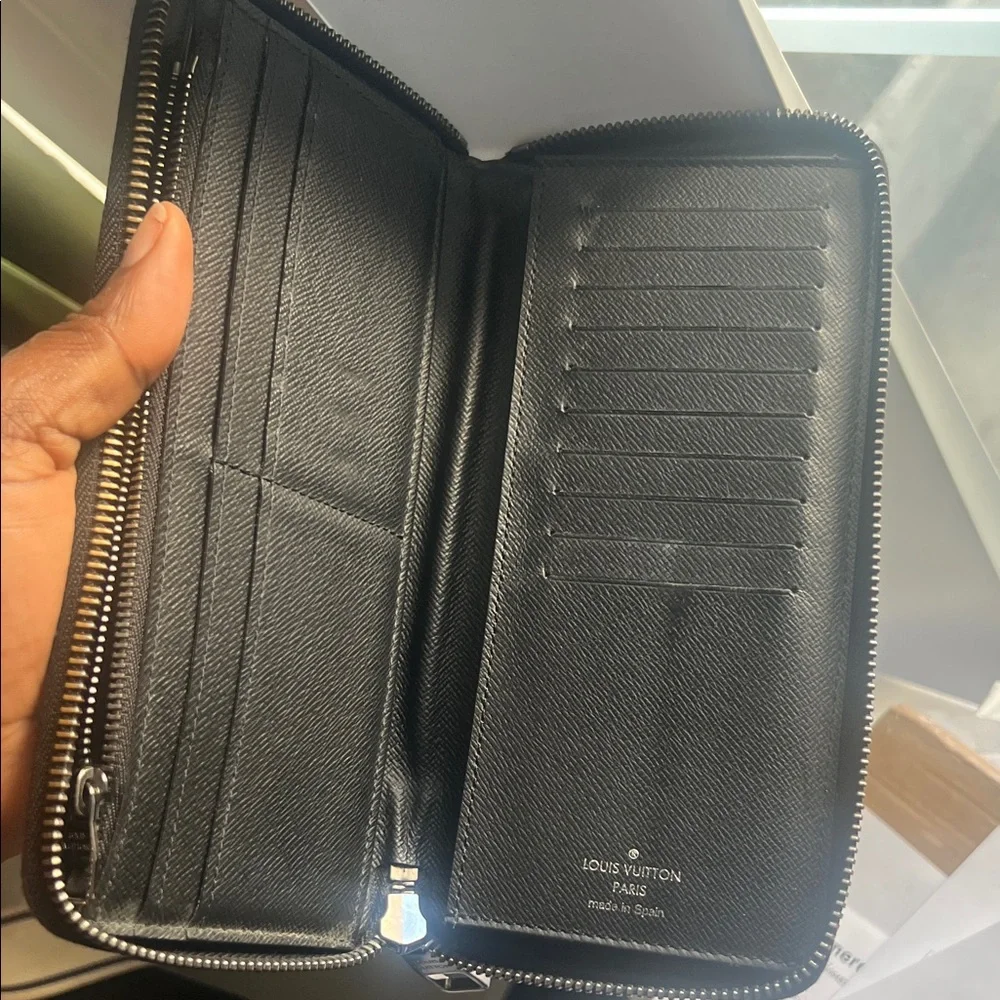 Louis Vuitton Black Monogram Zipper Wallet - Picture 2 of 10